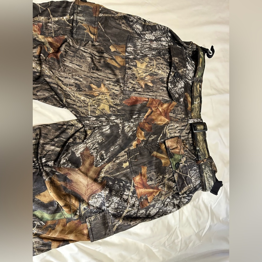 Cabela's Woodland Camouflage Pants XL - Picture 2 of 9